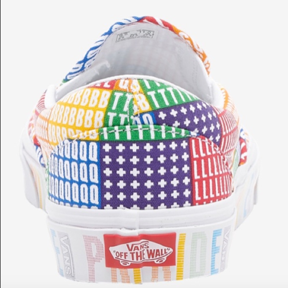 Cute VANS. I have the box but not the lid. Great Condition! See pics…..